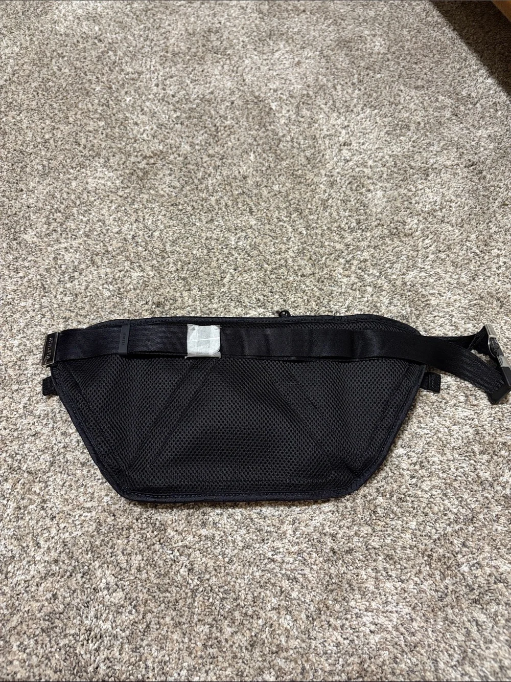 Athleta Black Excursion Waistbag